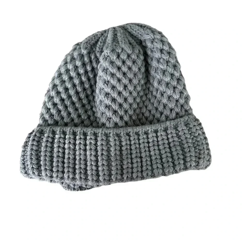 Frost Gray‎ Knit Hat w/ Knit  Flower